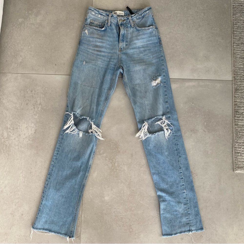 Ripped knee Zara jeans